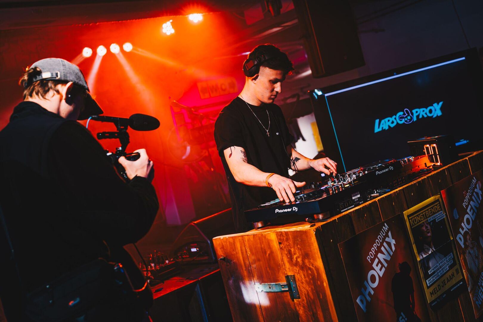 DJ's in club 